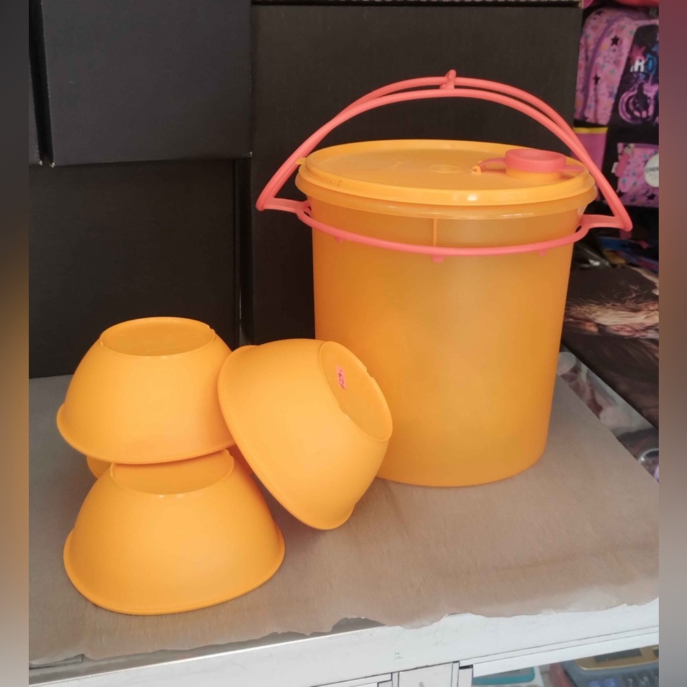Tupperware bundle 5pcs